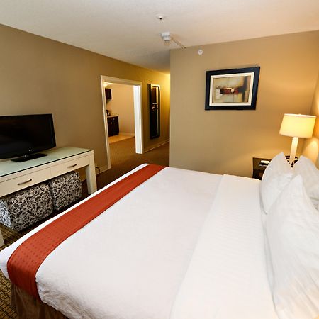 Holiday Inn & Suites Boston Peabody, An Ihg Hotel Exterior foto